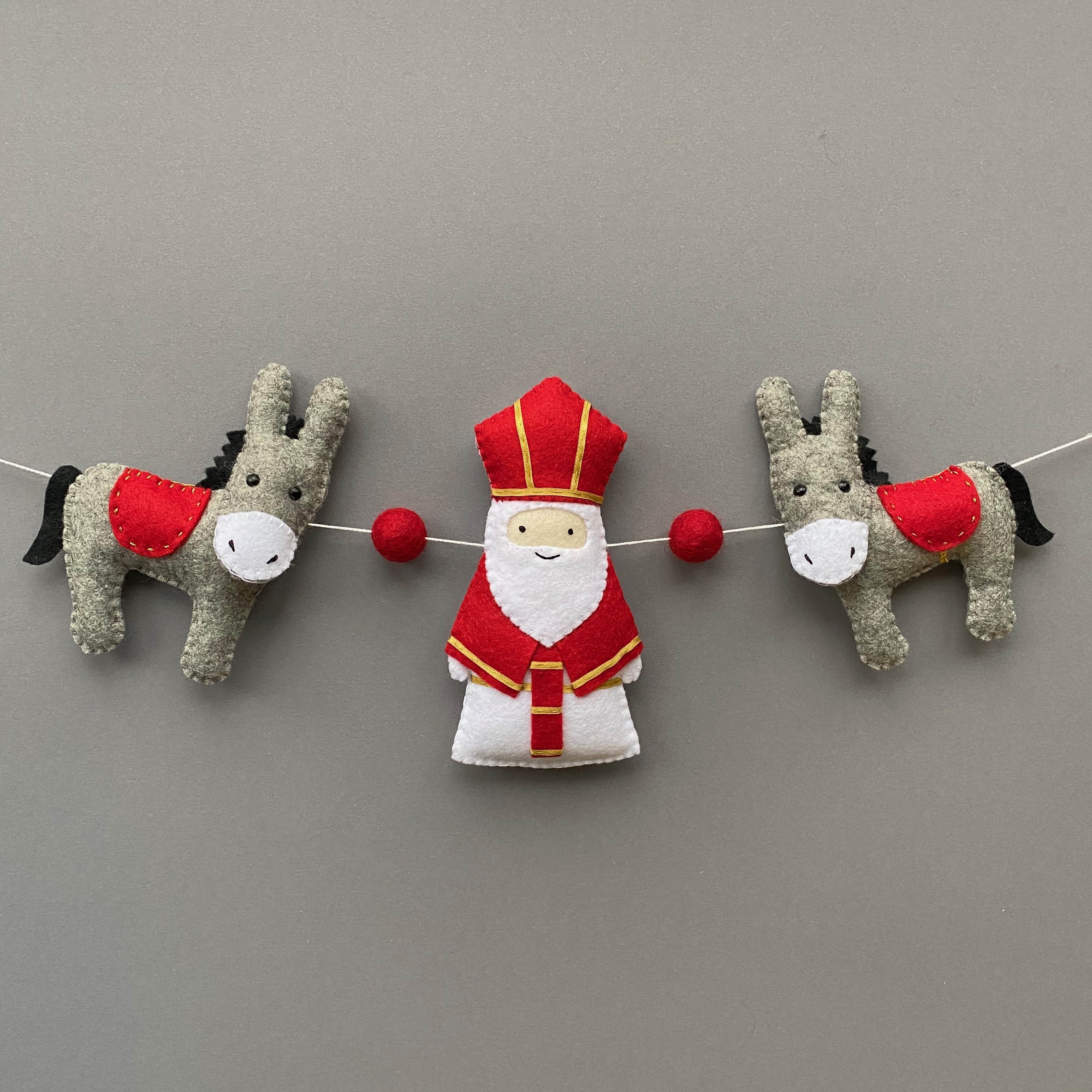 stnicolas_garland1